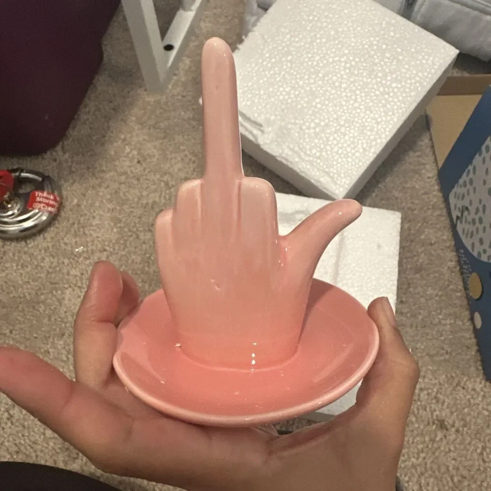 stephanie imports middle finger